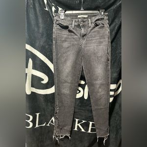 Levi’s 711 skinny jeans 👖👖👖